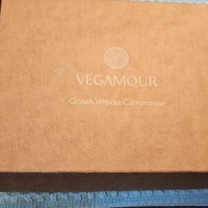 Vegamour Brown Box